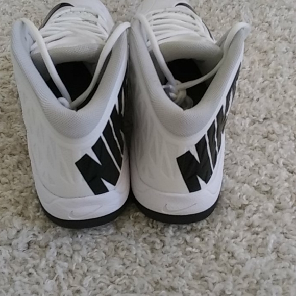 Nike Cleats - Picture 3 of 8